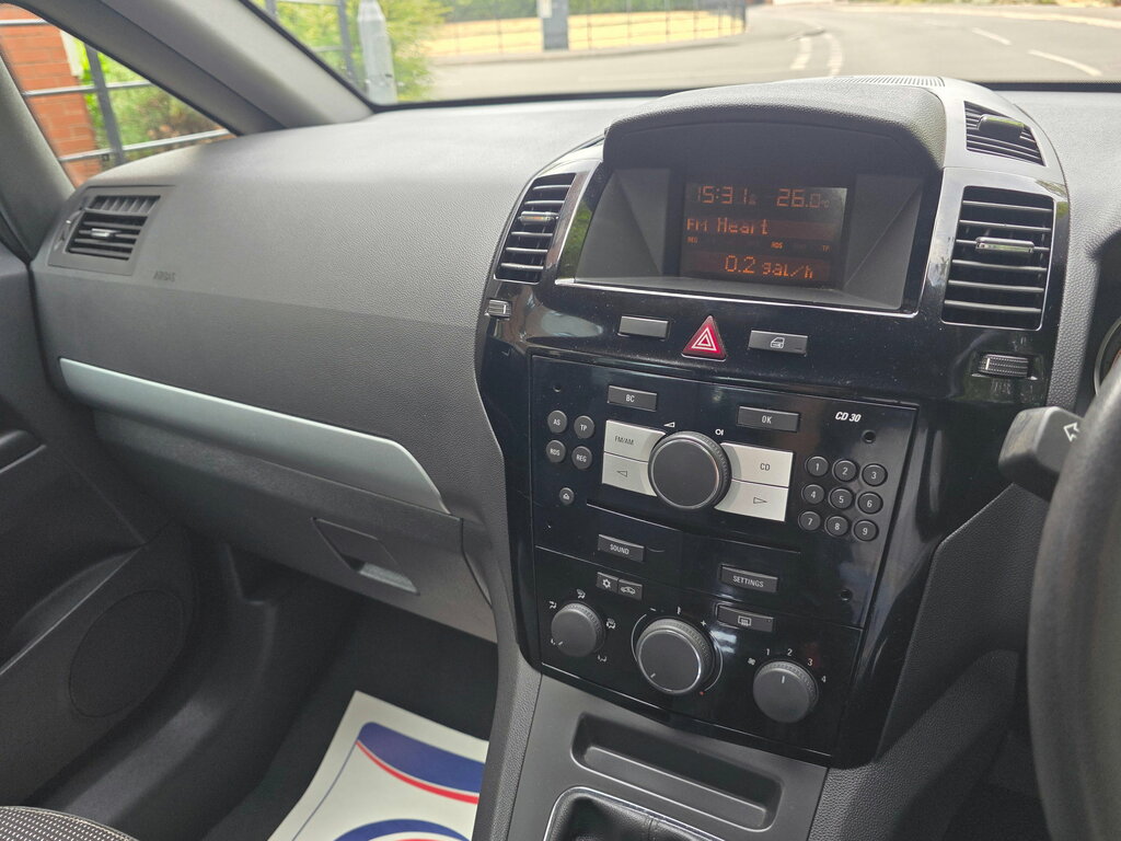 Vauxhall Zafira Exclusiv Cdti Black #30
