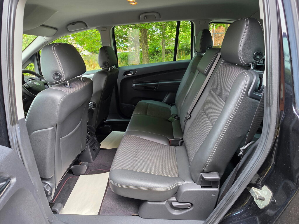 Vauxhall Zafira Exclusiv Cdti Black #13