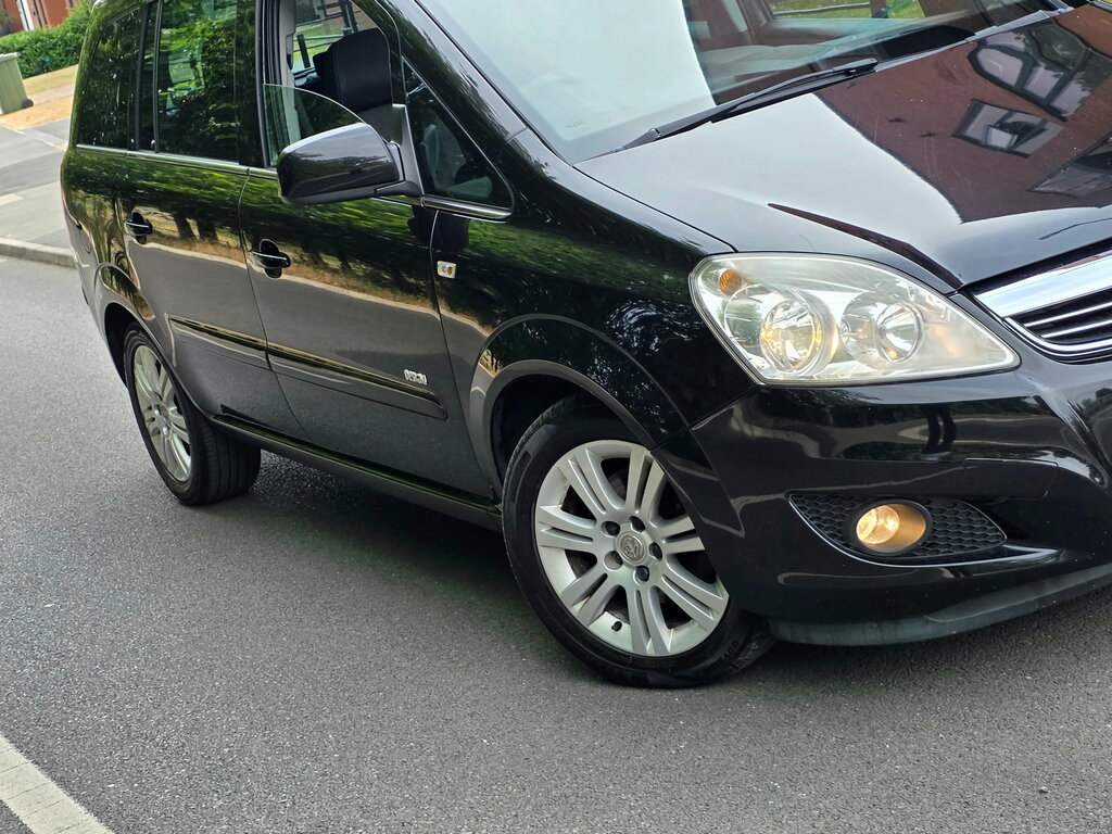 Vauxhall Zafira Exclusiv Cdti Black #40