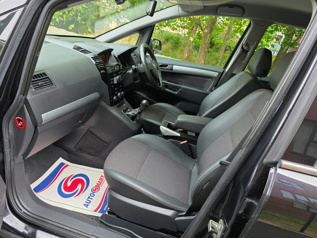 Vauxhall Zafira Exclusiv Cdti Black #9