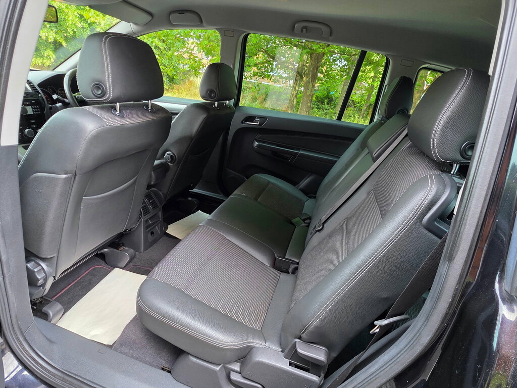 Vauxhall Zafira Exclusiv Cdti Black #14