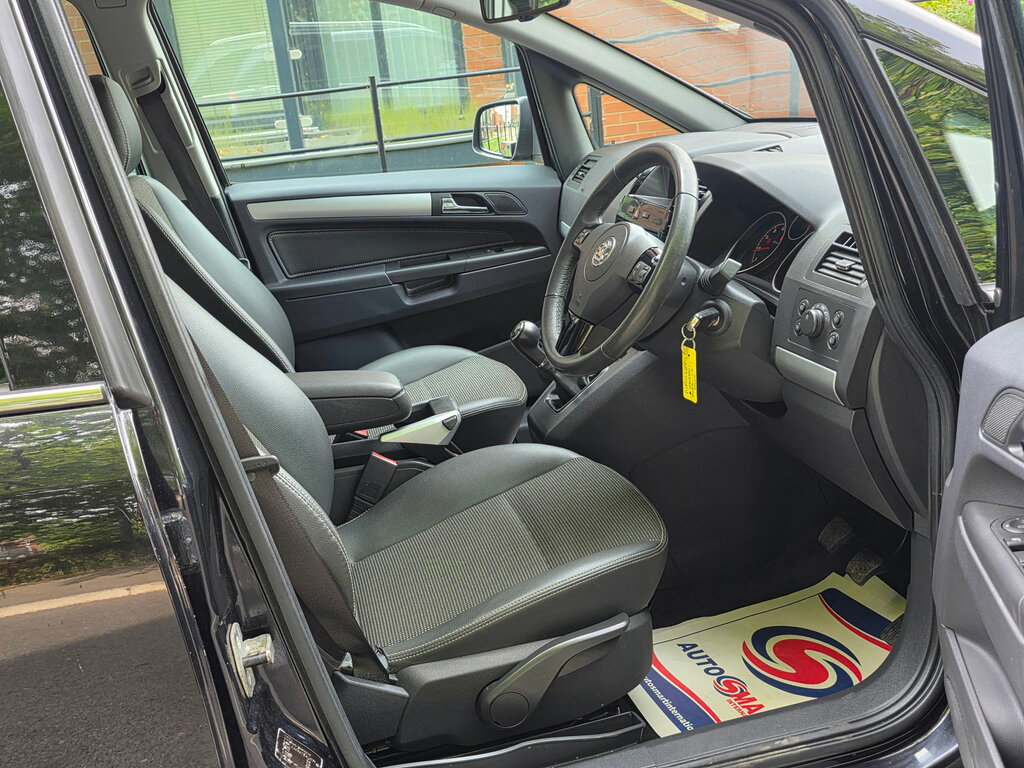 Vauxhall Zafira Exclusiv Cdti Black #23