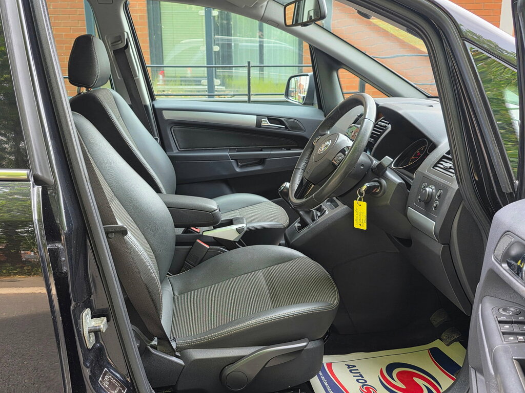 Vauxhall Zafira Exclusiv Cdti Black #24