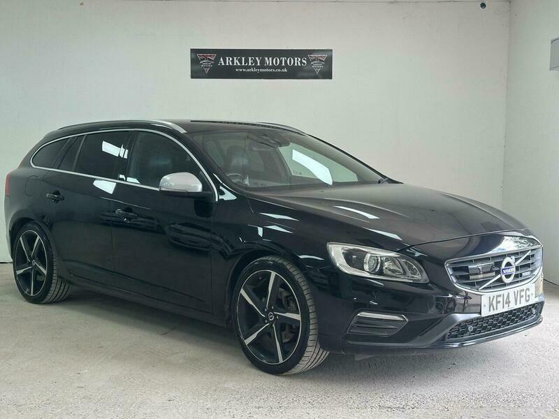 Volvo V60 3.0 T6 R-design Lux Black