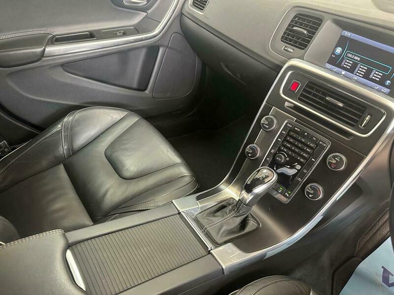 Volvo V60 D4 R-design Nav Blue #22