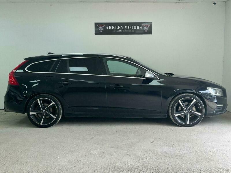 Volvo V60 3.0 T6 R-design Lux Black #6