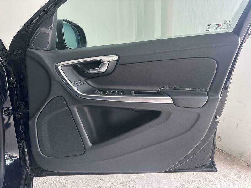 Volvo V60 D4 R-design Nav Blue #34