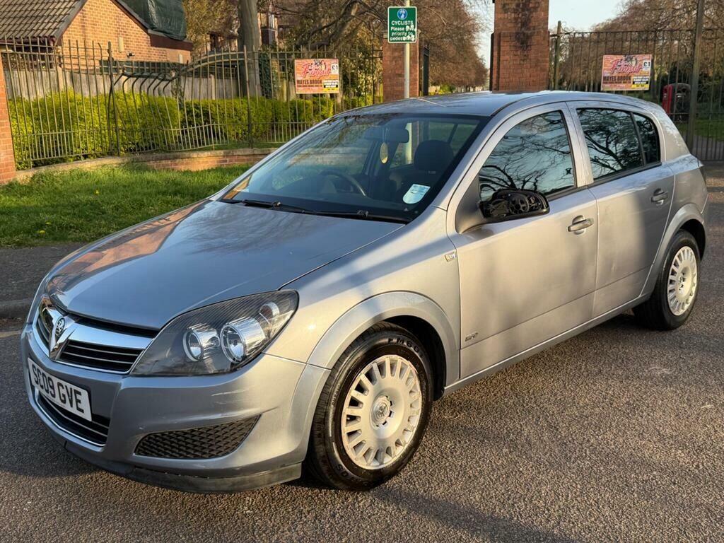 Vauxhall Astra Life Silver #2