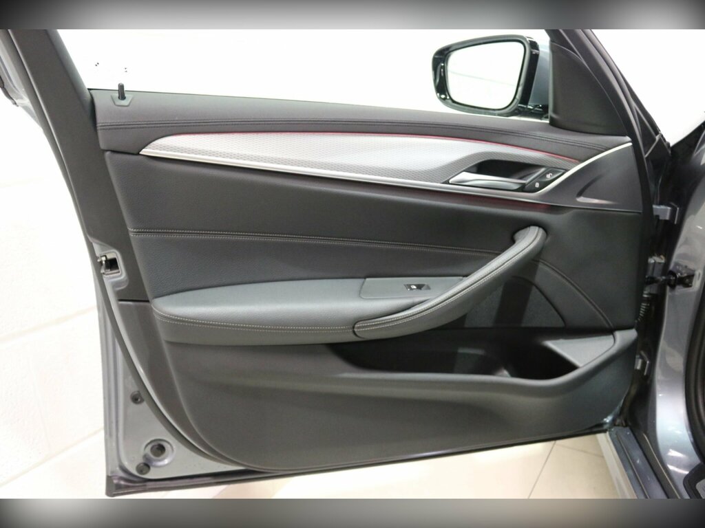 BMW 5 Series M Sport Grey #35