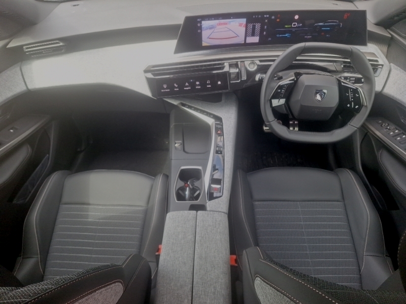 Peugeot 3008 157Kw Allure 73Kwh Black #3