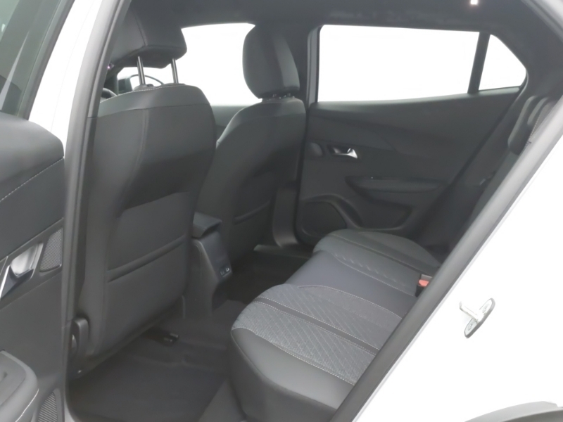 Peugeot 2008 1.2 Puretech 130 Allure Eat8 White #6