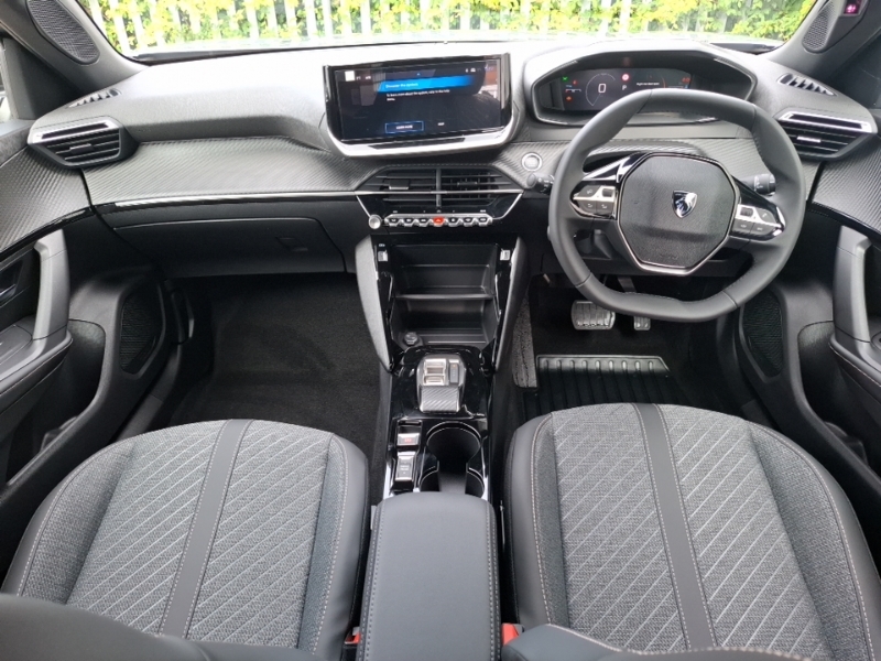 Peugeot 2008 1.2 Puretech 130 Allure Eat8 Grey #3
