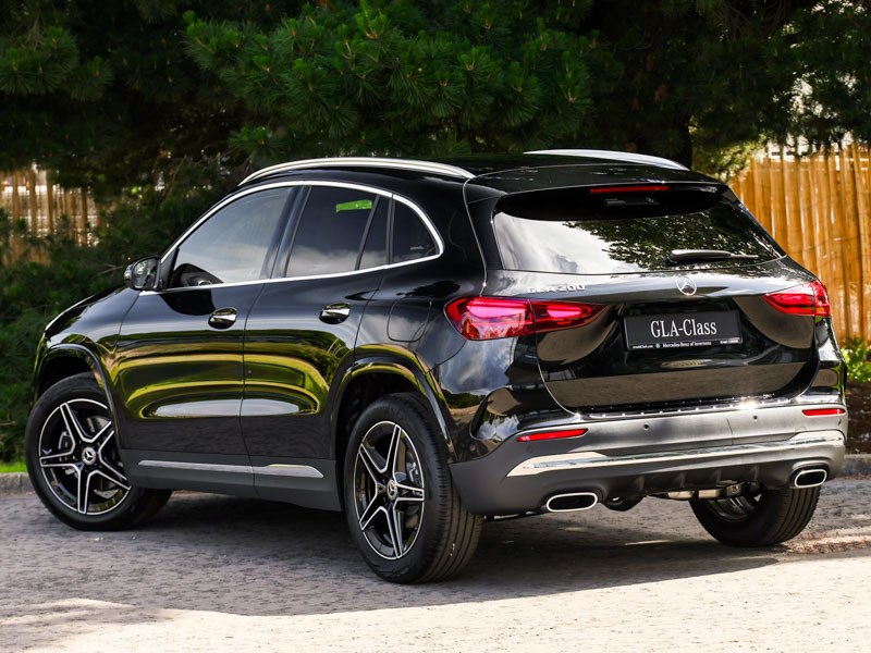 Mercedes-Benz GLA Class Gla 200 Amg Line Executive Black #2