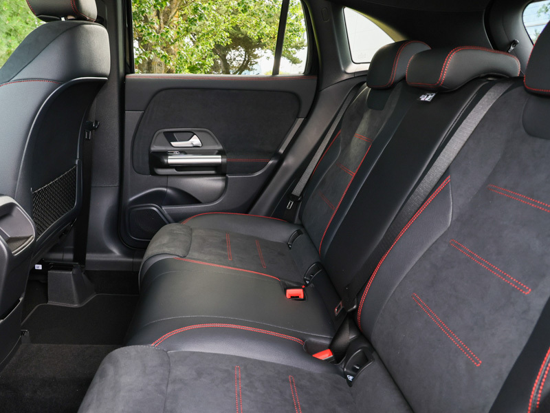 Mercedes-Benz GLA Class Gla 200 Amg Line Executive Black #6