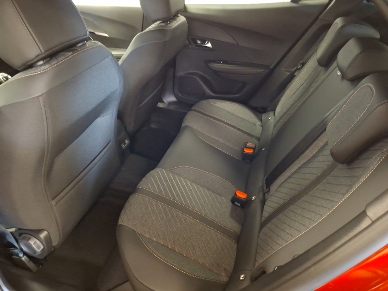 Peugeot 2008 1.2 Puretech Allure Red #6