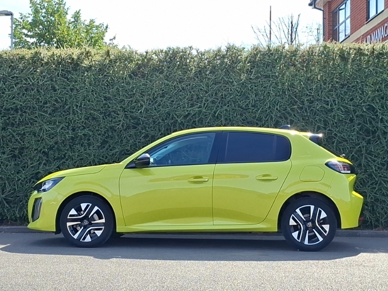 Peugeot 208 1.2 Puretech 100 Allure FG24UKH Yellow #4
