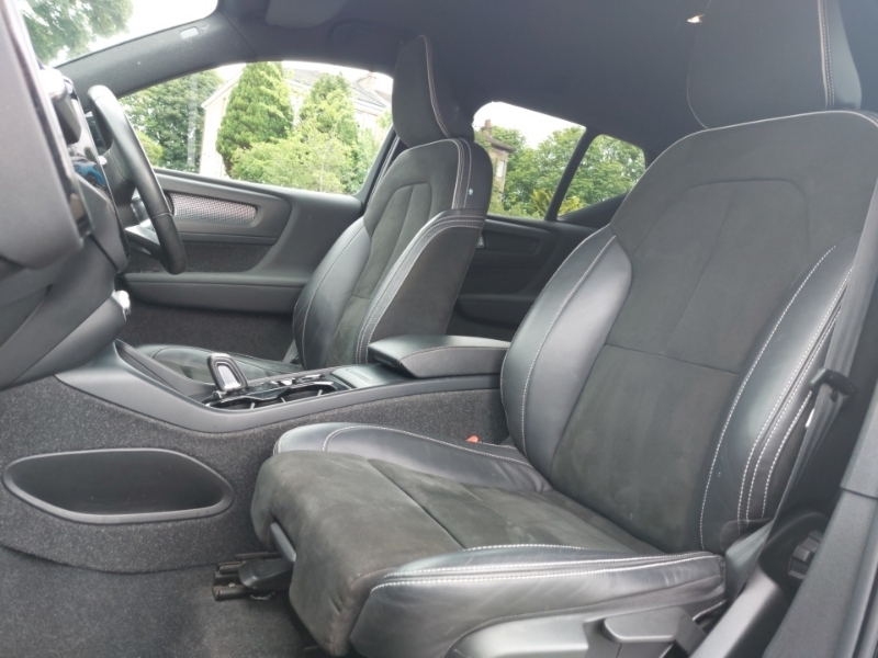 Volvo XC40 2.0 B4p R Design DV71NWB Black #5