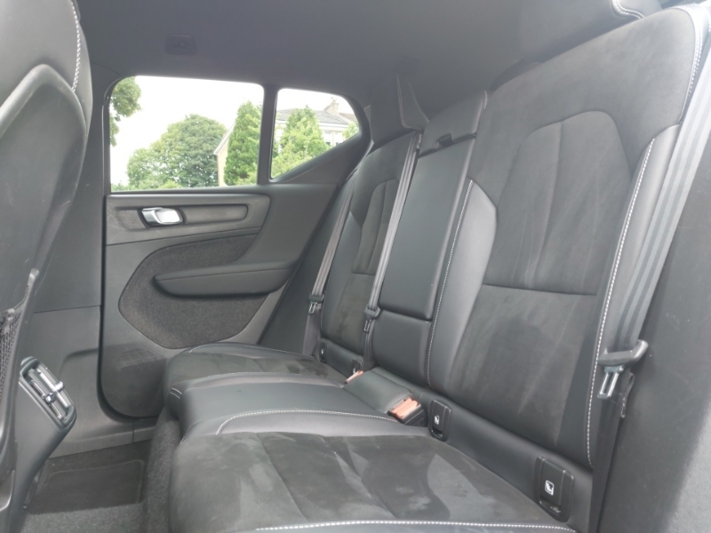 Volvo XC40 2.0 B4p R Design DV71NWB Black #6