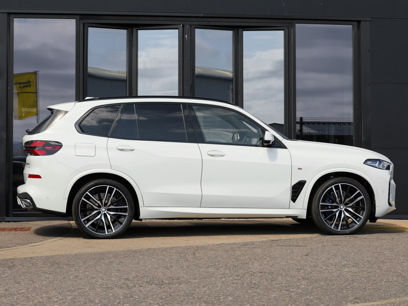 BMW X5 Xdrive50e M Sport White #3
