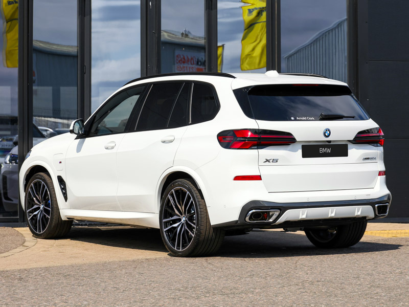 BMW X5 Xdrive50e M Sport White #2