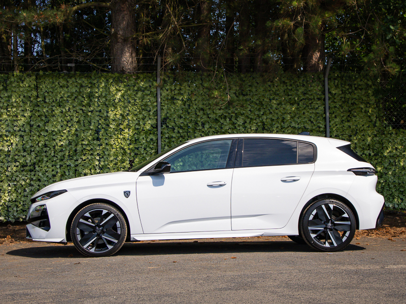 Peugeot 308 1.2 Hybrid 145 Gt E-dsc6 White #4