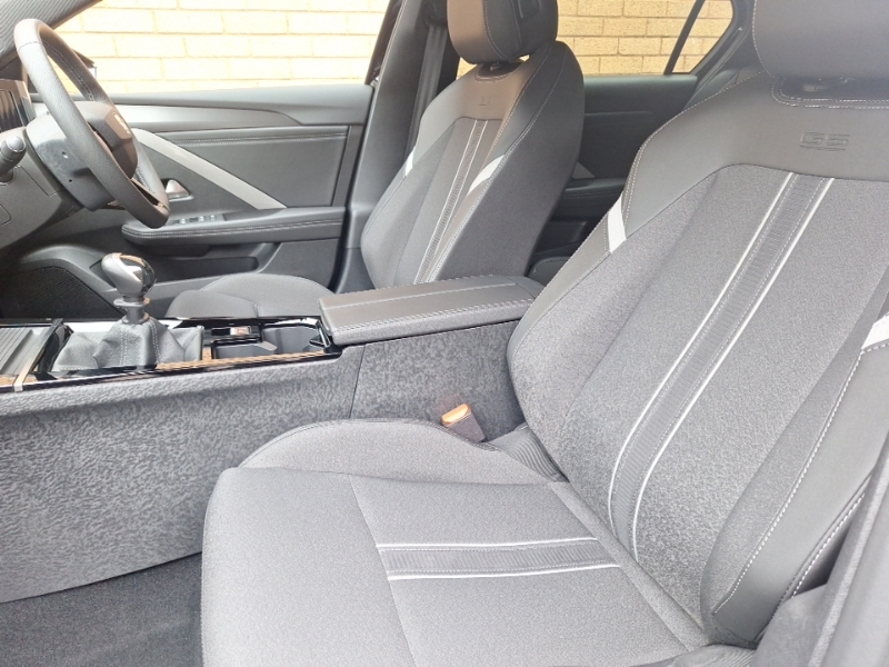 Vauxhall Astra 1.2 Turbo 130 Gs Black #5