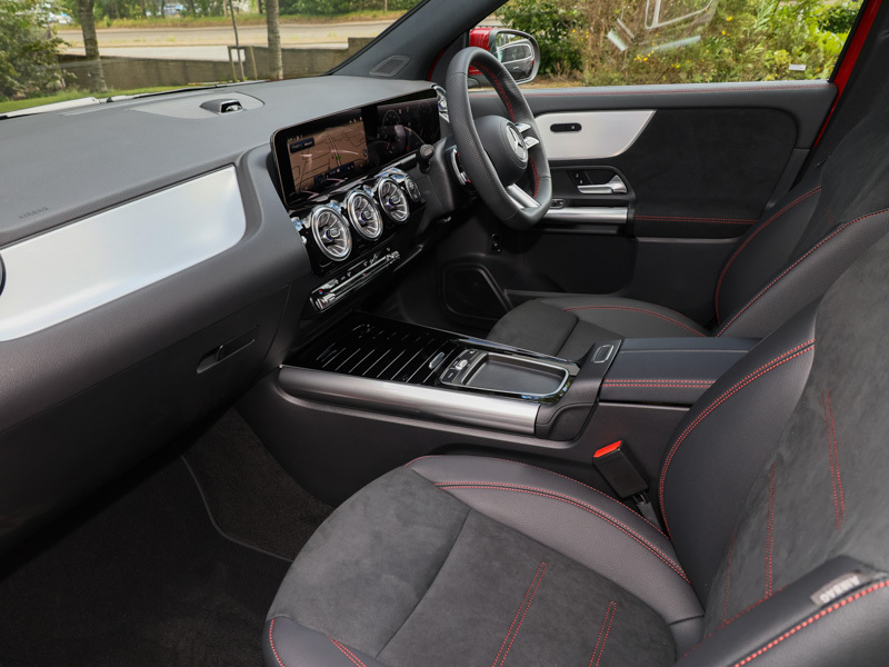 Mercedes-Benz GLA Class Gla 200 Amg Line Executive Red #5