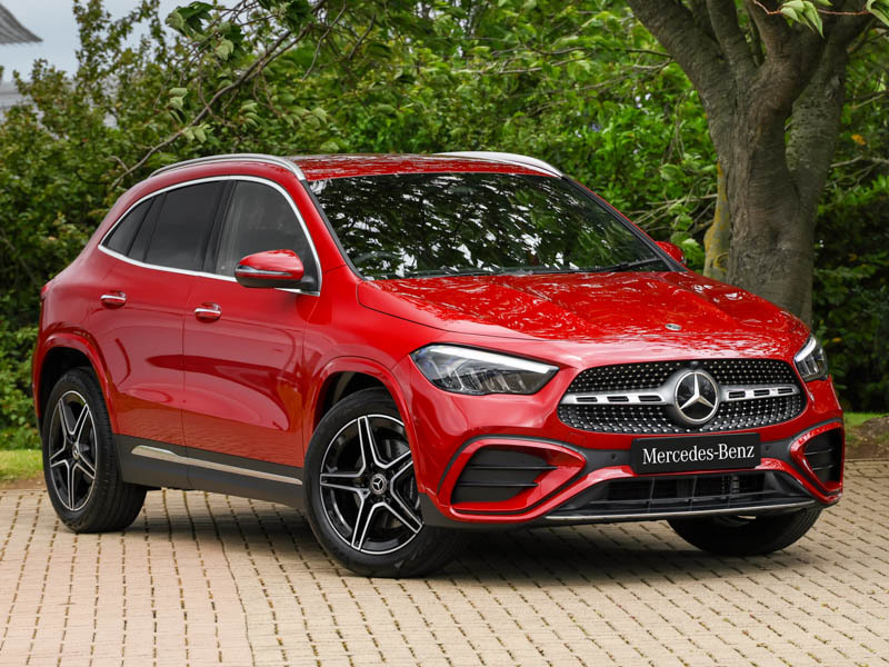 Mercedes-Benz GLA Class Gla 200 Amg Line Executive Red