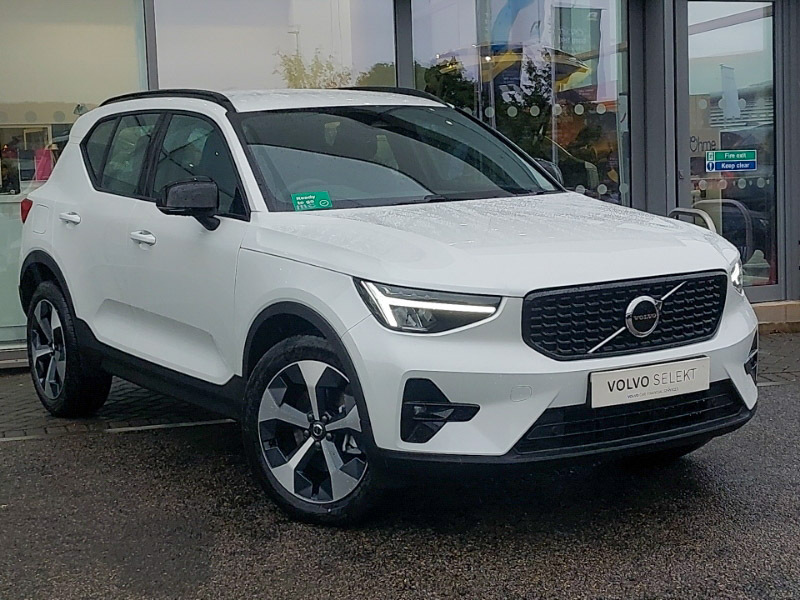 Volvo XC40 2.0 B3p Plus Dark White