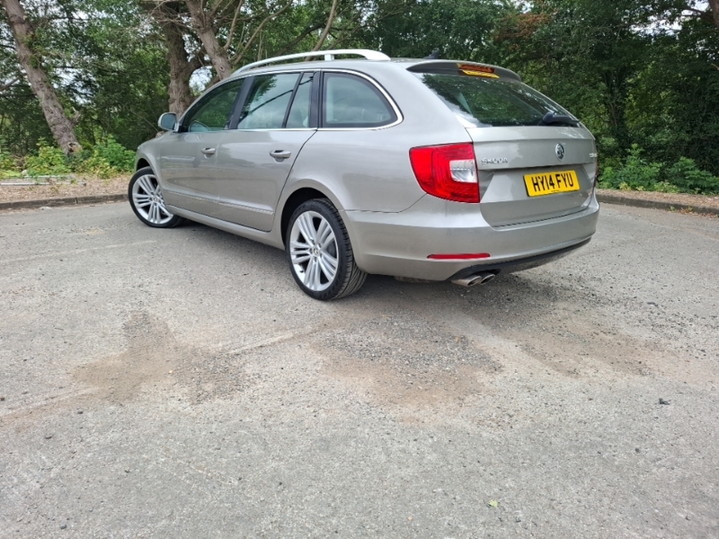 Skoda Superb 2.0 Tdi Cr 170 Elegance 4X4 Dsg Beige #2