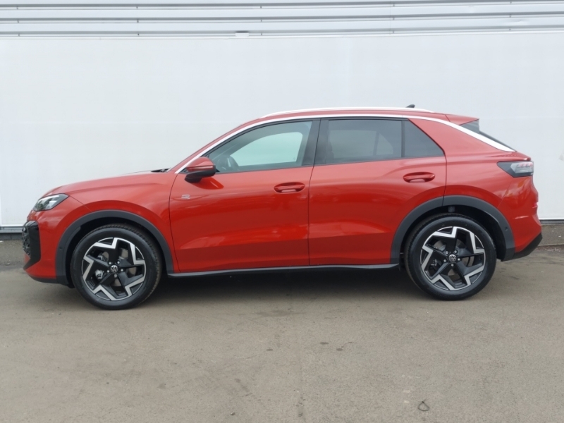 Volkswagen T-Roc 1.5 Etsi 150 R-line Dsg Red #4
