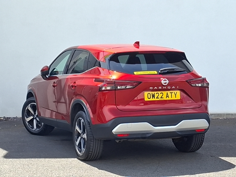 Nissan Qashqai 1.3 Dig-t Mh N-connecta OW22ATY Red #2
