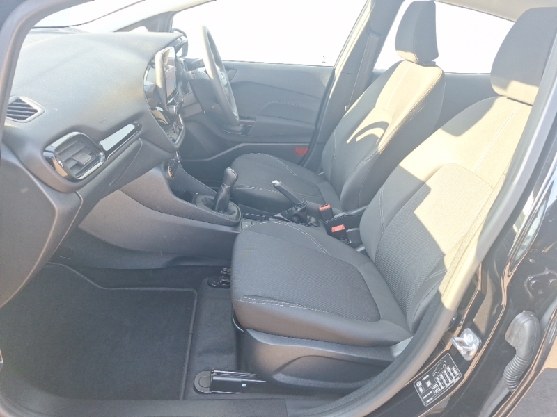 Ford Fiesta 1.1 Trend Black #5