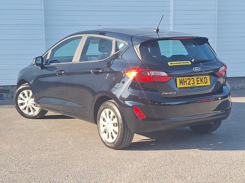 Ford Fiesta 1.1 Trend Black #2