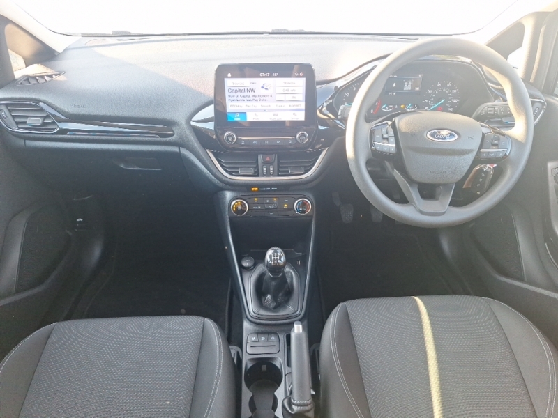 Ford Fiesta 1.1 Trend Black #3
