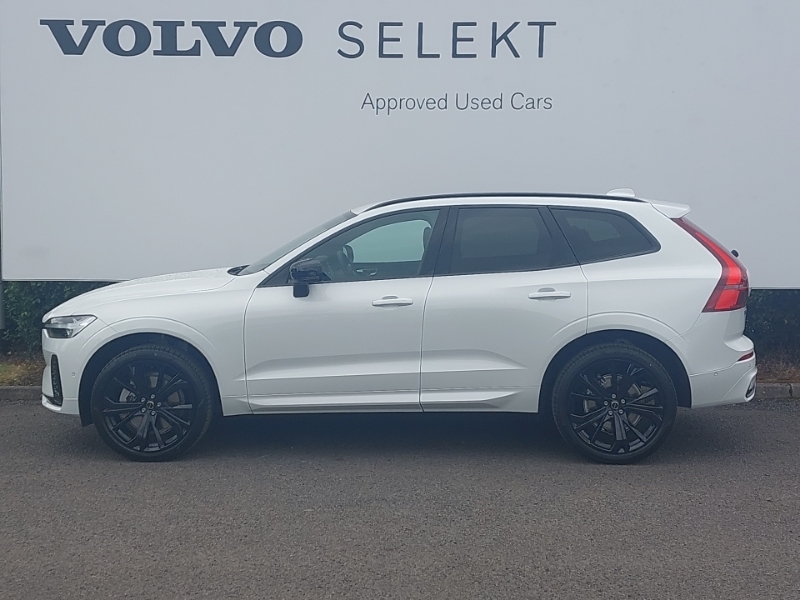 Volvo XC60 2.0 B5p Plus Black Edition Awd Geartronic White #4