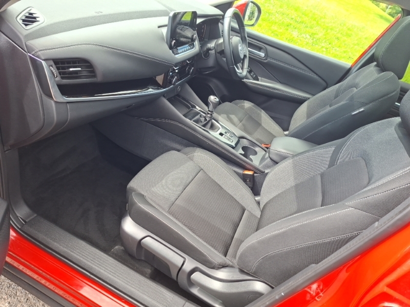Nissan Qashqai 1.3 Dig-t Mh N-connecta Red #5