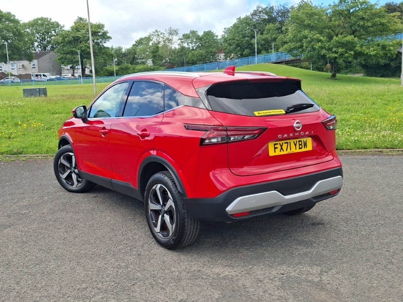 Nissan Qashqai 1.3 Dig-t Mh N-connecta Red #2