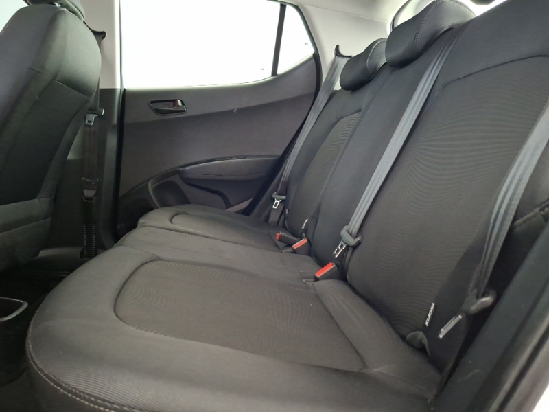 Hyundai I10 1.0 Se White #6