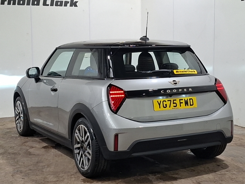 Mini Hatch 1.5 C Classic YG75FWD Silver #2