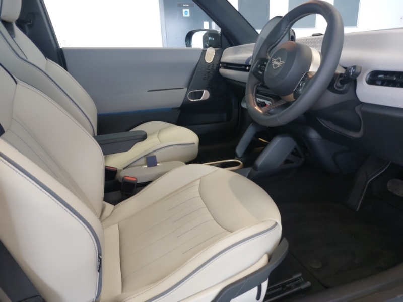 Mini Hatch 135Kw E Exclusive 41Kwh Green #6