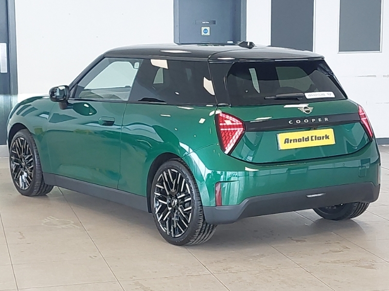 Mini Hatch 135Kw E Exclusive 41Kwh Green #2