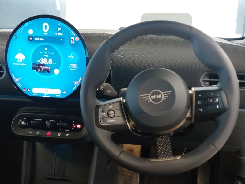 Mini Hatch 1.5 C Exclusive YJ75RDF Black #5