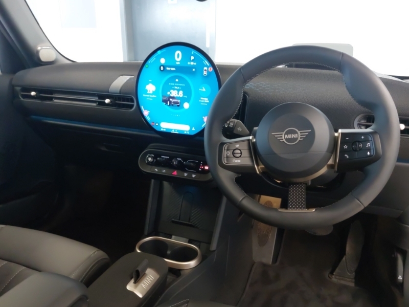 Mini Hatch 1.5 C Exclusive YJ75RDF Black #4