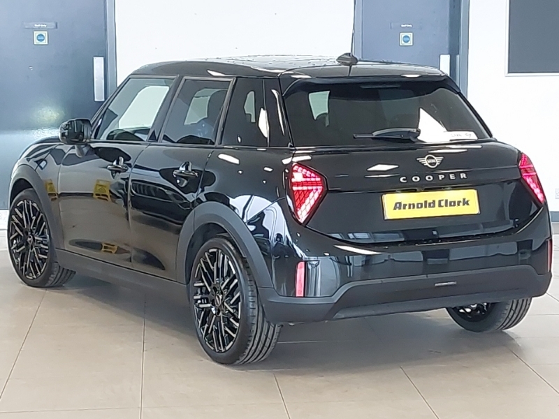 Mini Hatch 1.5 C Exclusive YJ75RDF Black #2