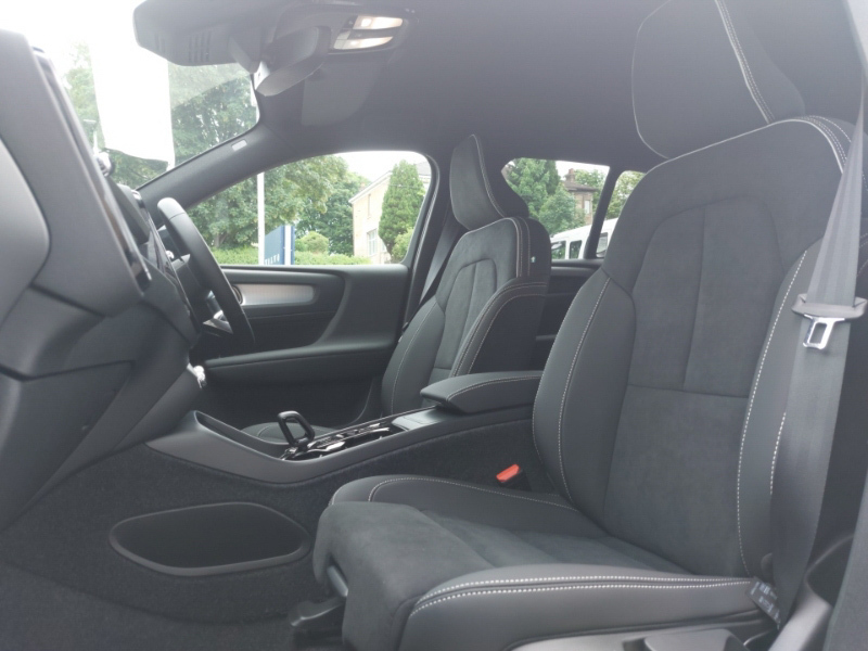 Volvo XC40 2.0 B3p Plus Dark Blue #5