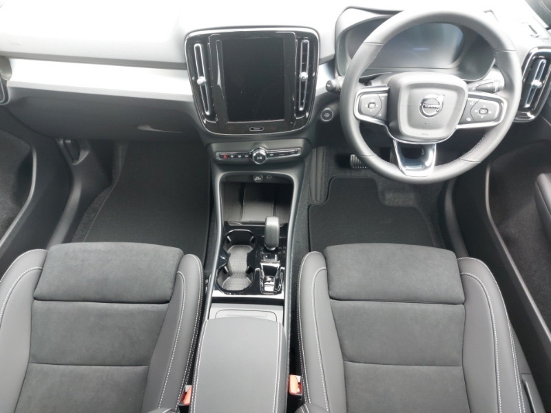 Volvo XC40 2.0 B3p Plus Dark Blue #3