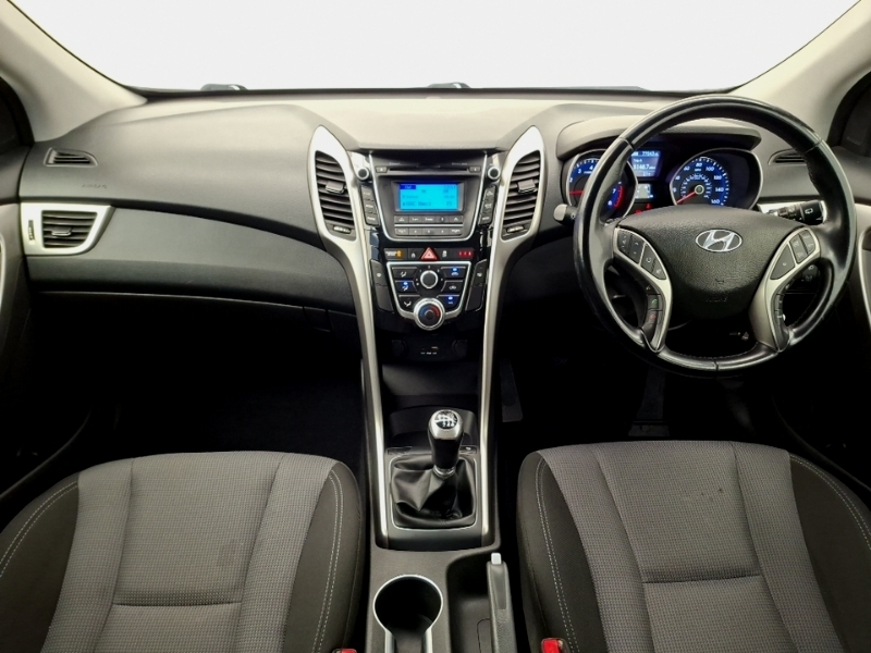 Hyundai I30 1.4 Blue Drive Se Black #3