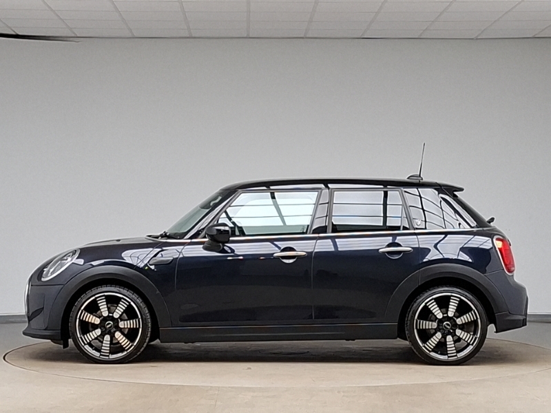 Mini Hatch 1.5 Cooper Exclusive YA72UMW Black #4