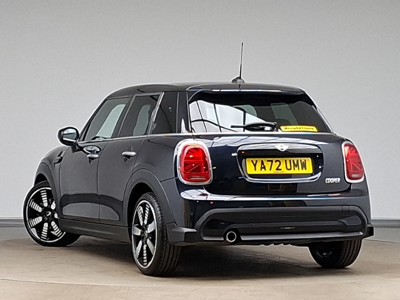 Mini Hatch 1.5 Cooper Exclusive YA72UMW Black #2